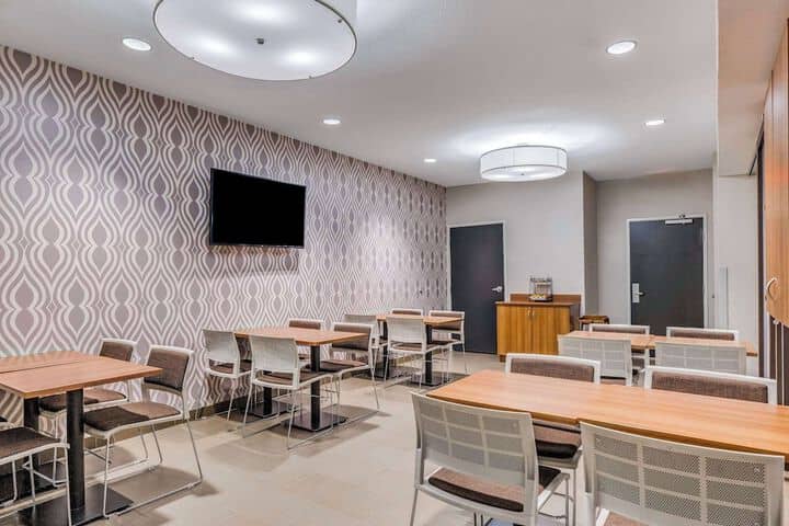 Breakfast area